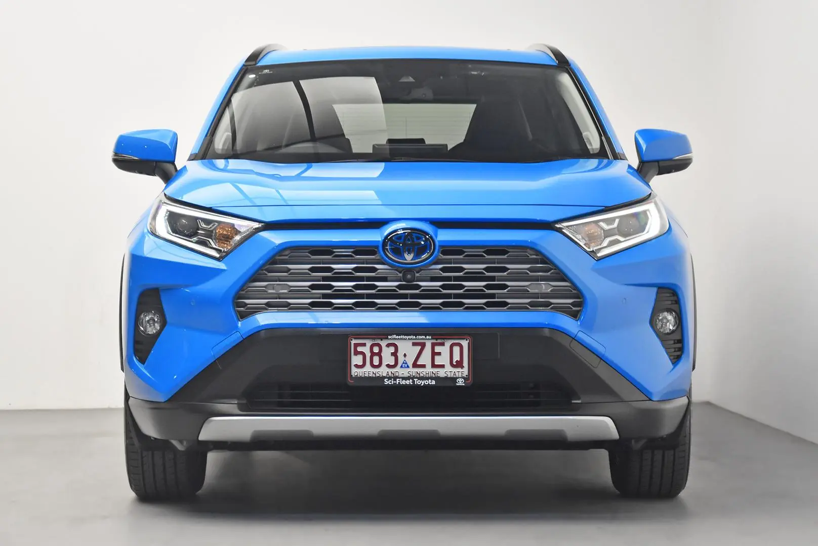 2019 Toyota RAV4 Gallery Image 2