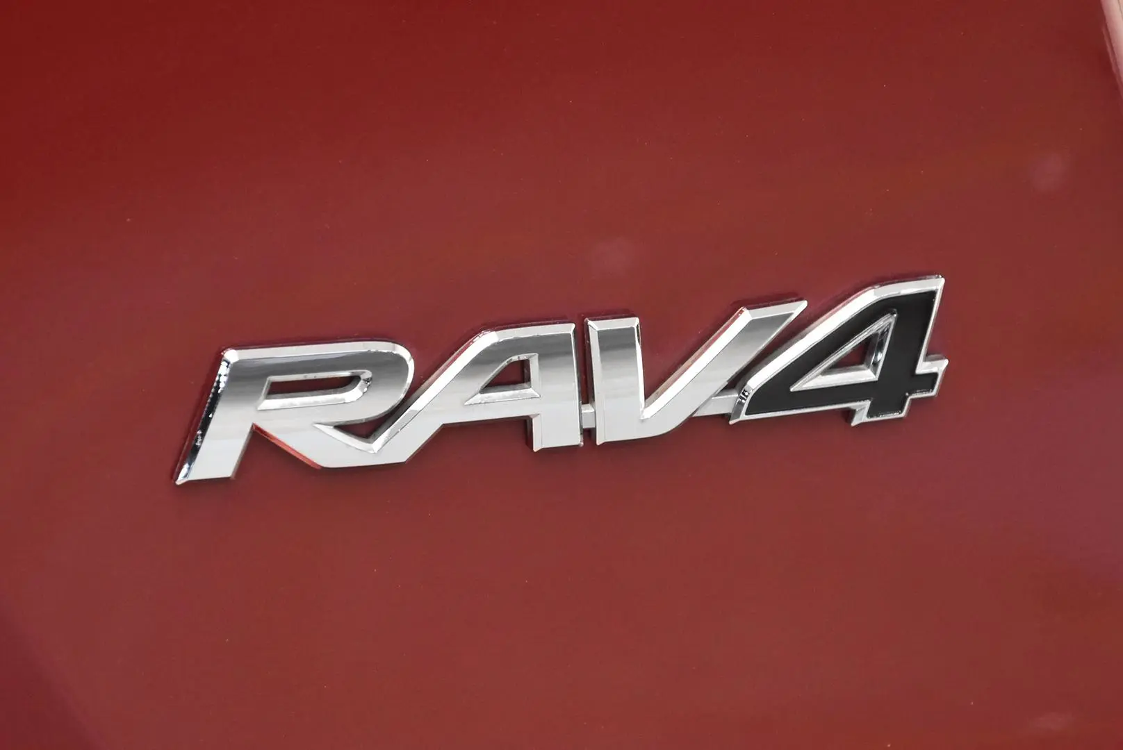 2018 Toyota RAV4 Gallery Image 7