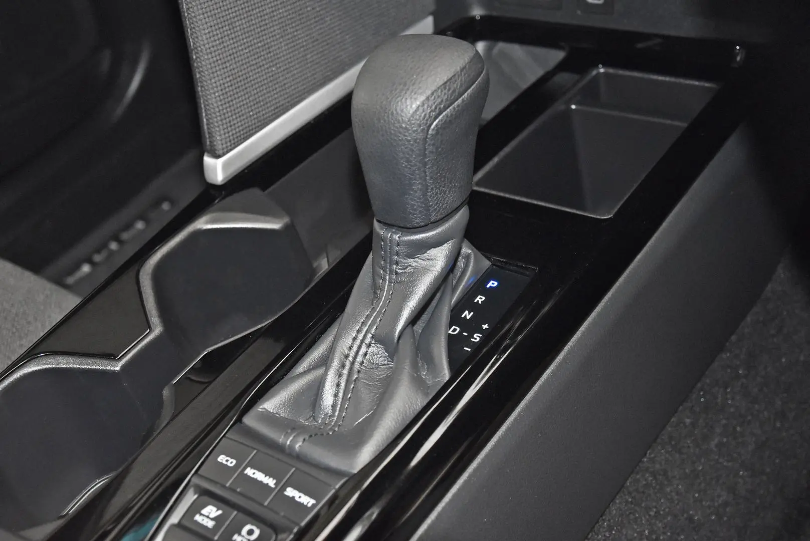 2024 Toyota Camry Gallery Image 13