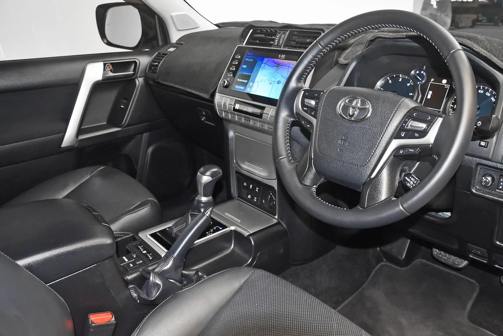 2022 Toyota Landcruiser Prado Gallery Image 7