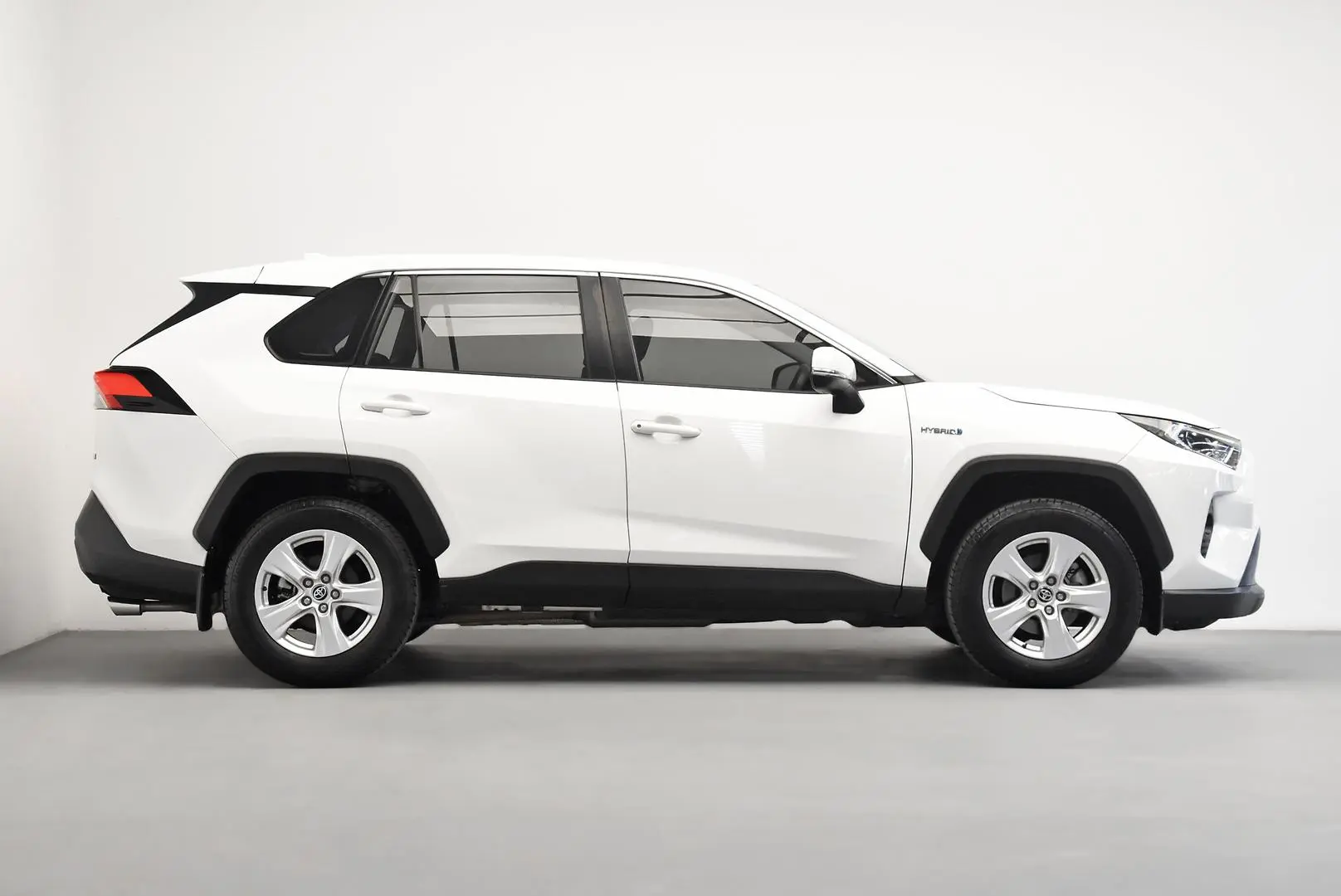 2020 Toyota RAV4 Gallery Image 3