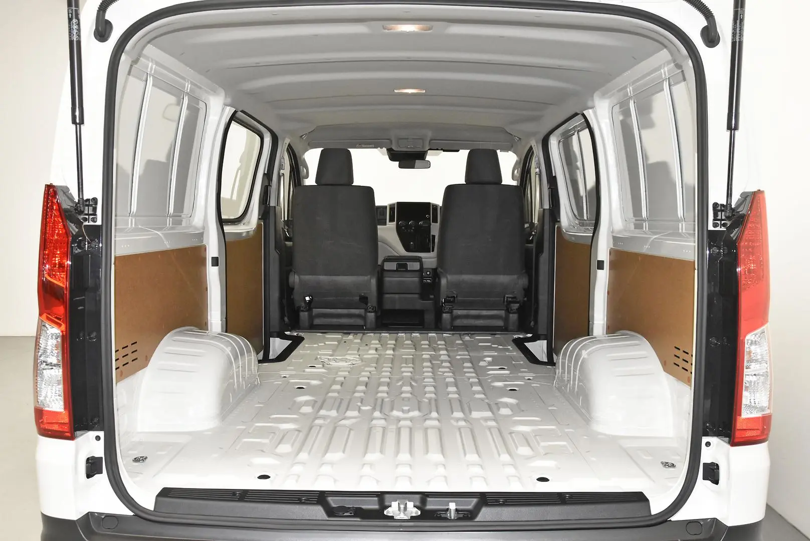 2025 Toyota Hiace Gallery Image 20