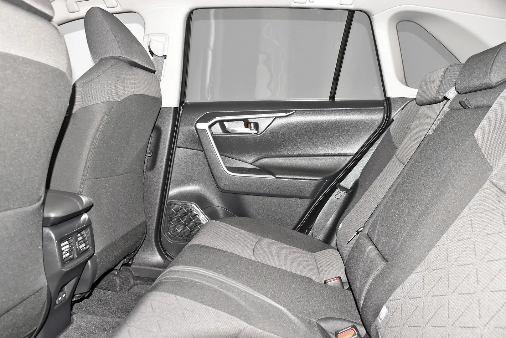 2025 Toyota RAV4 Gallery Image 19