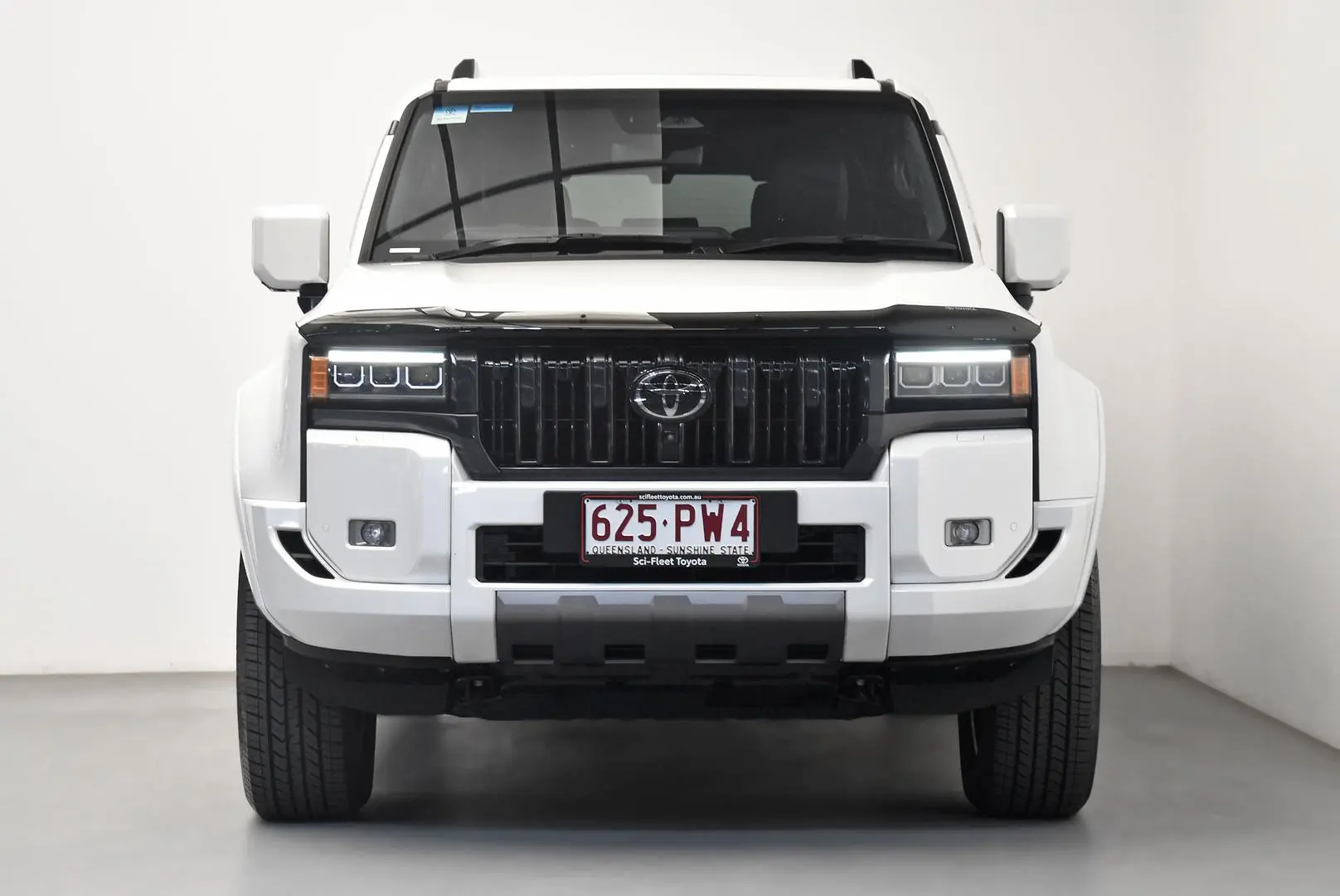 2024 Toyota Landcruiser Prado Gallery Image 2