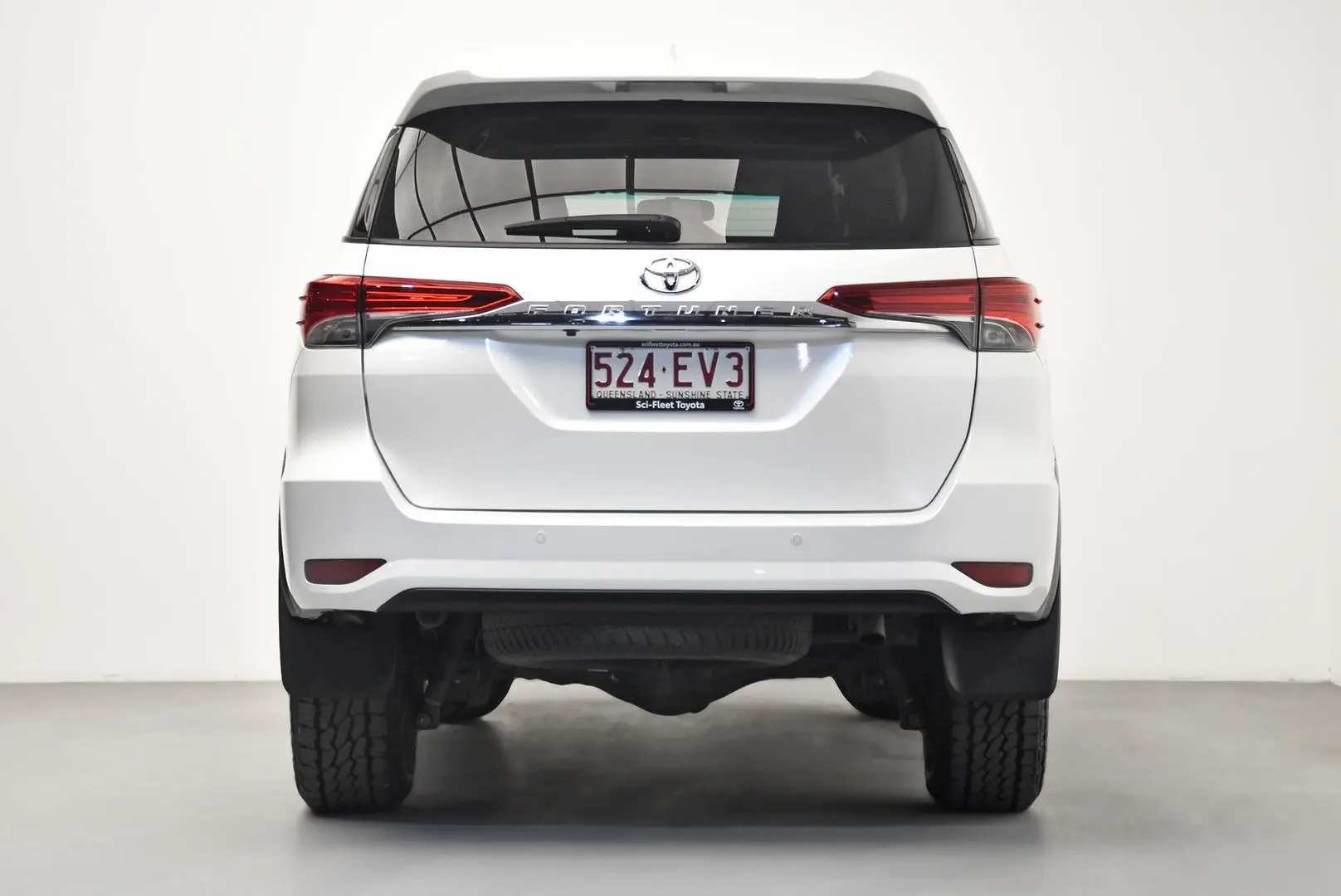 2018 Toyota Fortuner Gallery Image 6