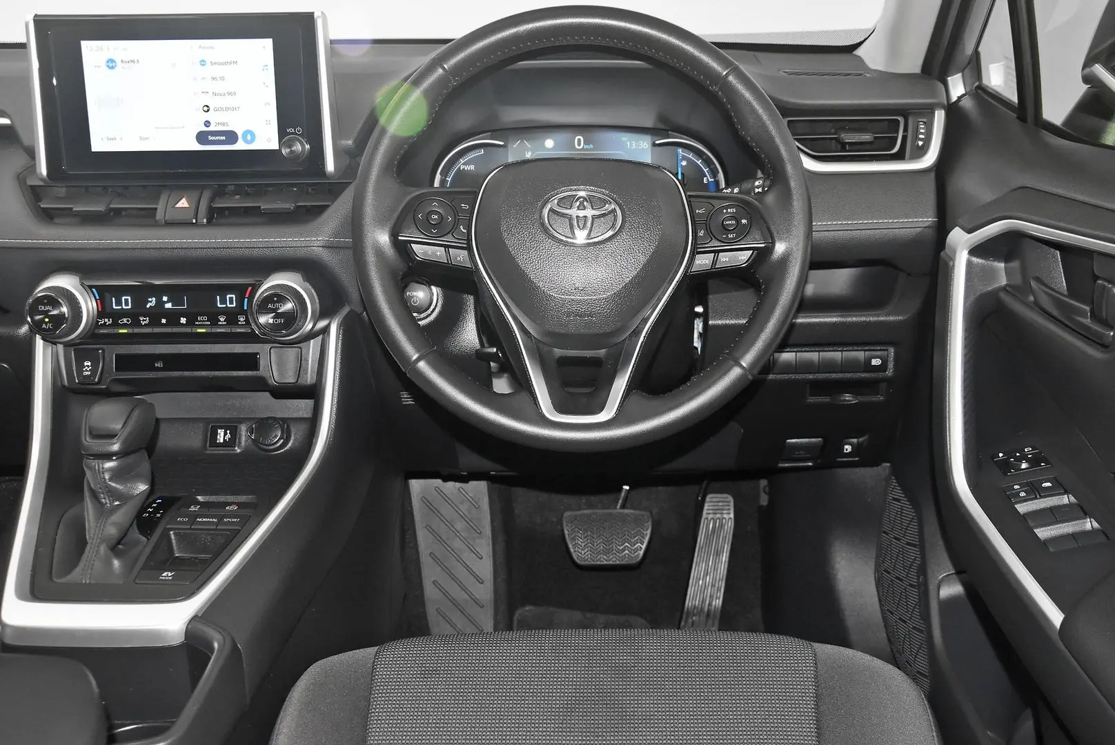 2025 Toyota RAV4 Gallery Image 15