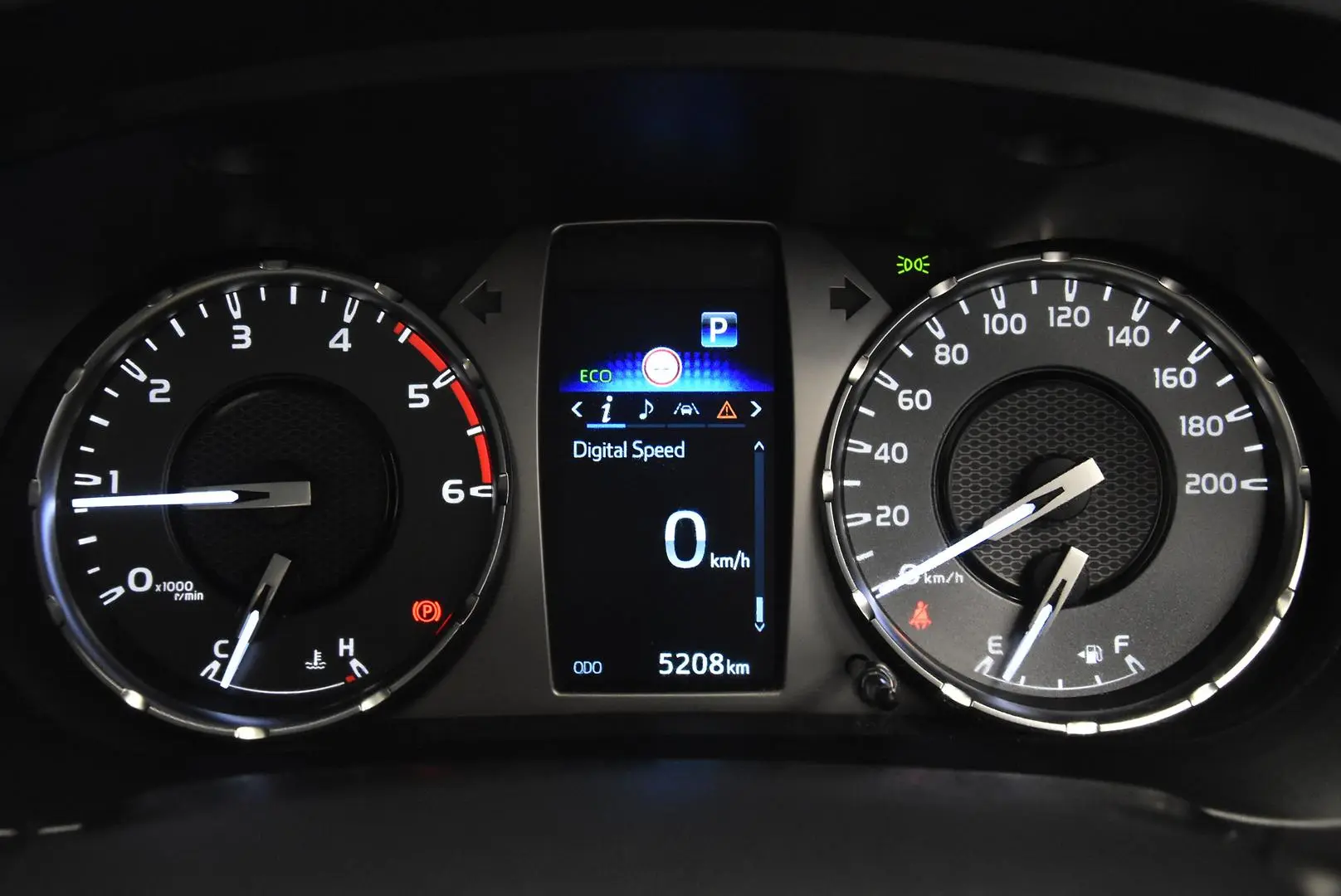 2025 Toyota Hilux Gallery Image 10