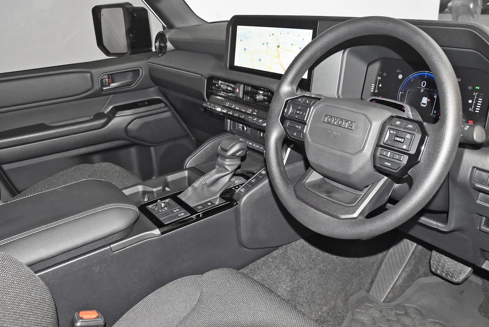 2025 Toyota Landcruiser Prado Gallery Image 8