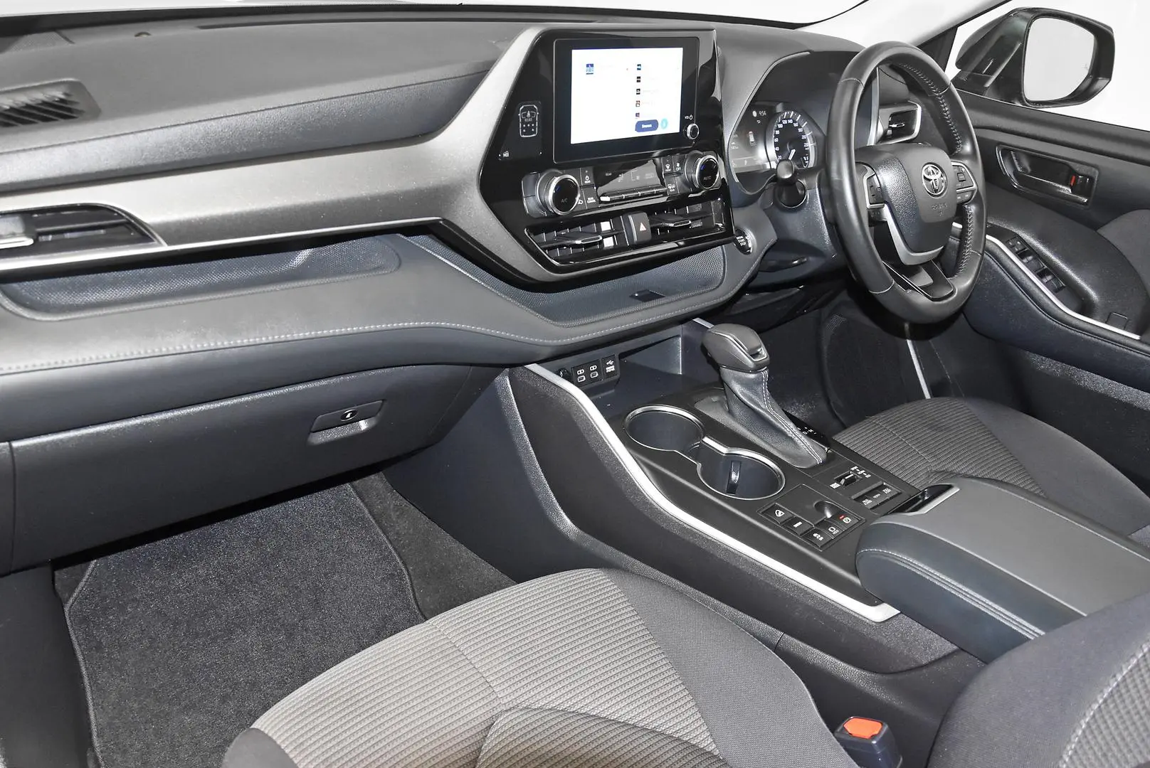 2022 Toyota Kluger Gallery Image 16