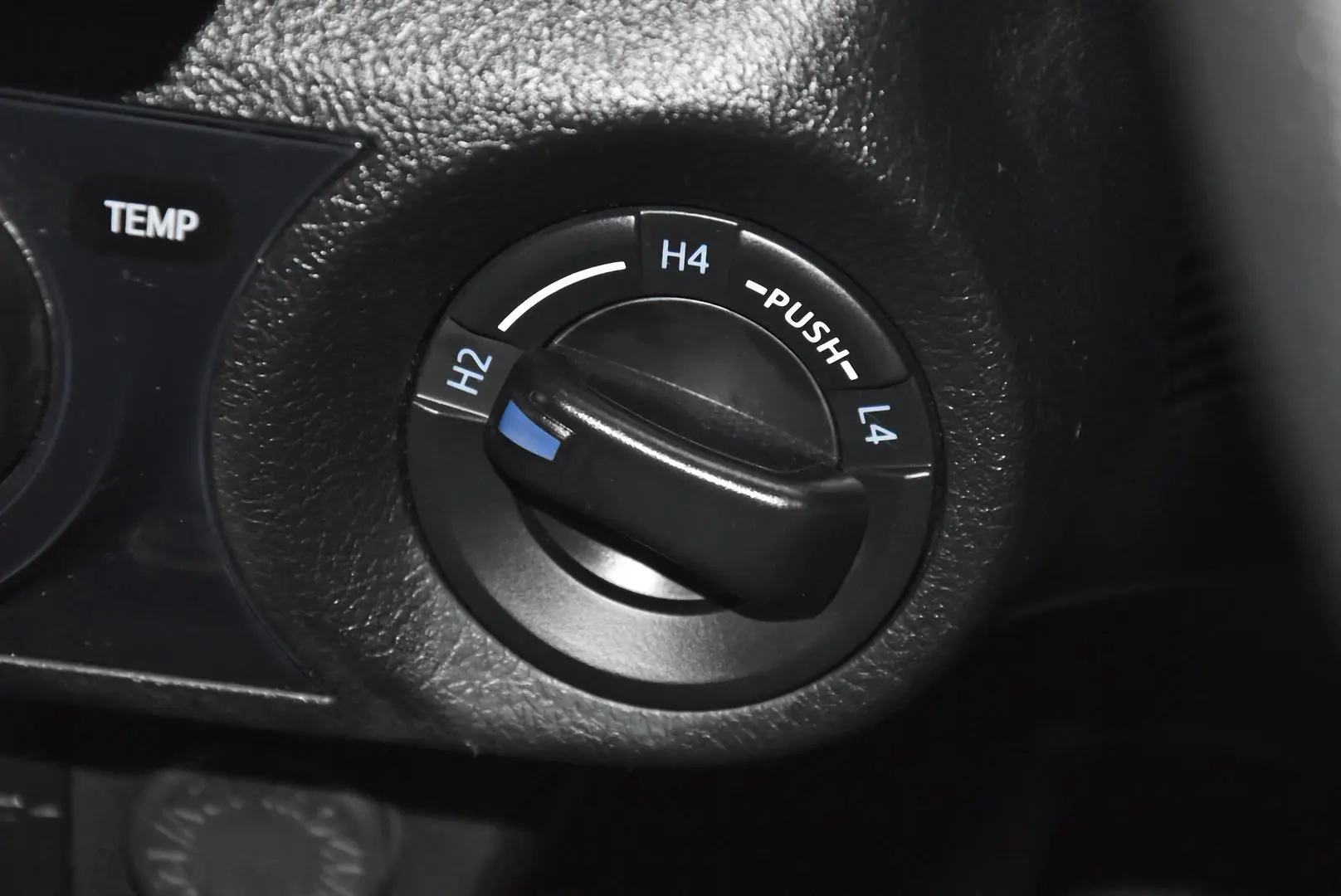 2025 Toyota Hilux Gallery Image 14