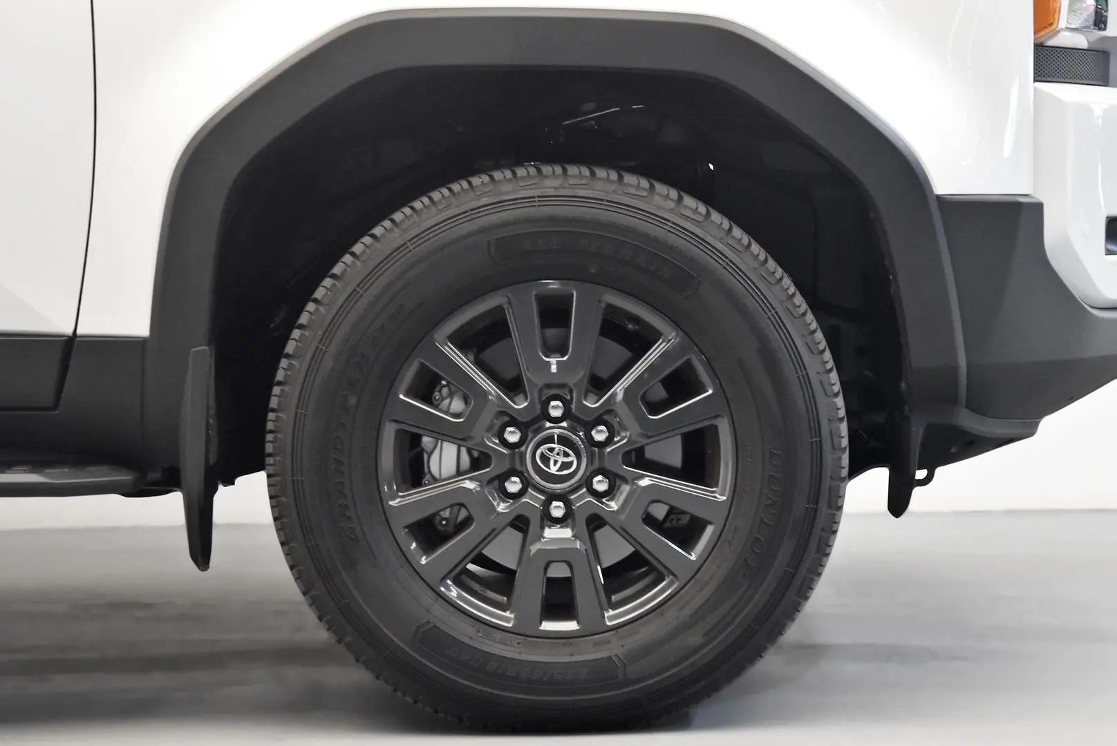 2025 Toyota Landcruiser Prado Gallery Image 23