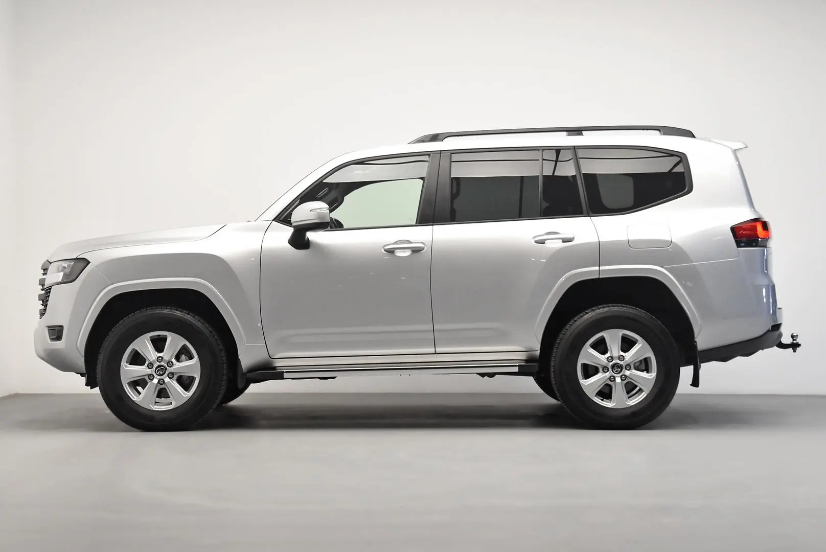 2024 Toyota Landcruiser Gallery Image 4