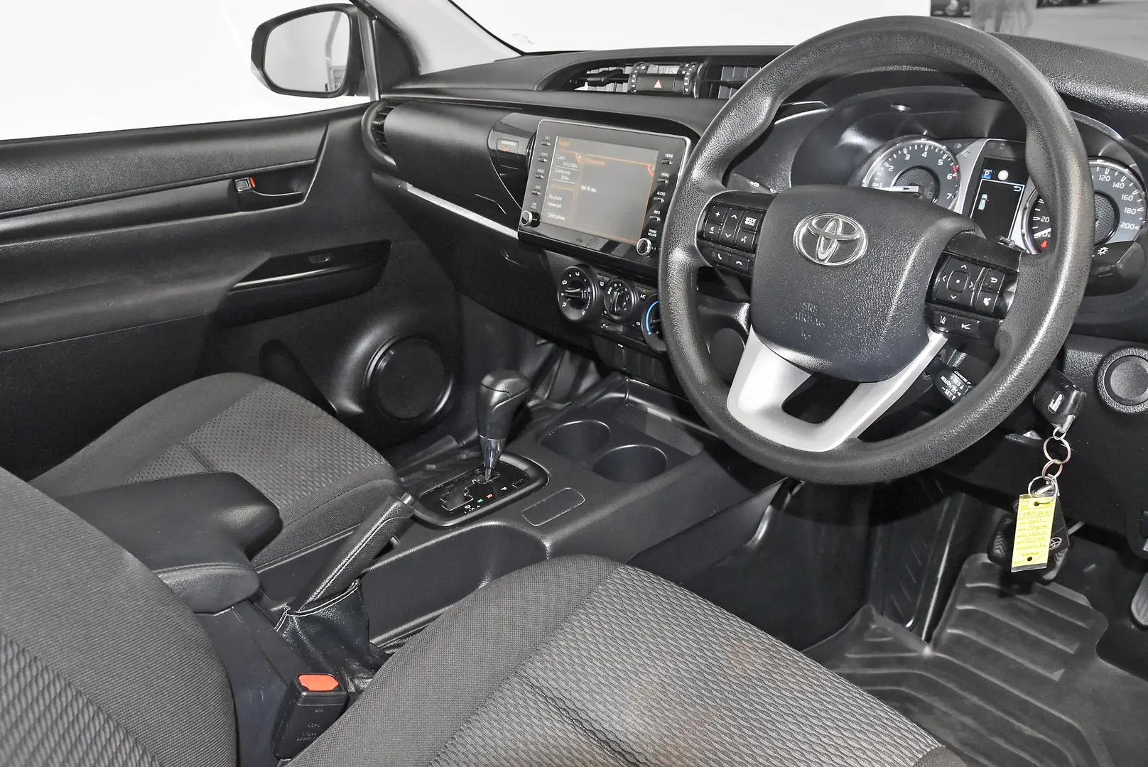 2021 Toyota Hilux Gallery Image 8