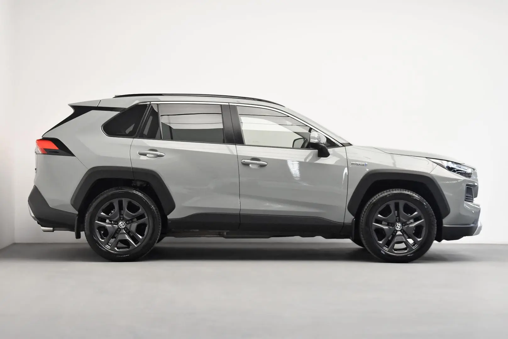 2024 Toyota RAV4 Gallery Image 3