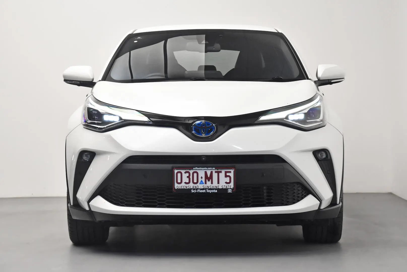 2020 Toyota C-HR Gallery Image 2