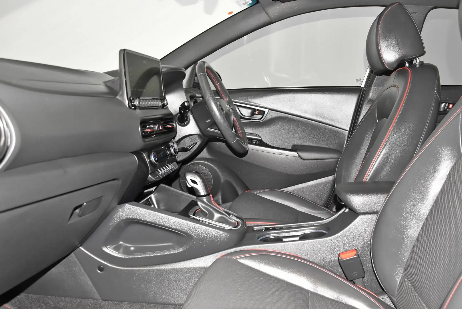 2022 Hyundai Kona Gallery Image 17