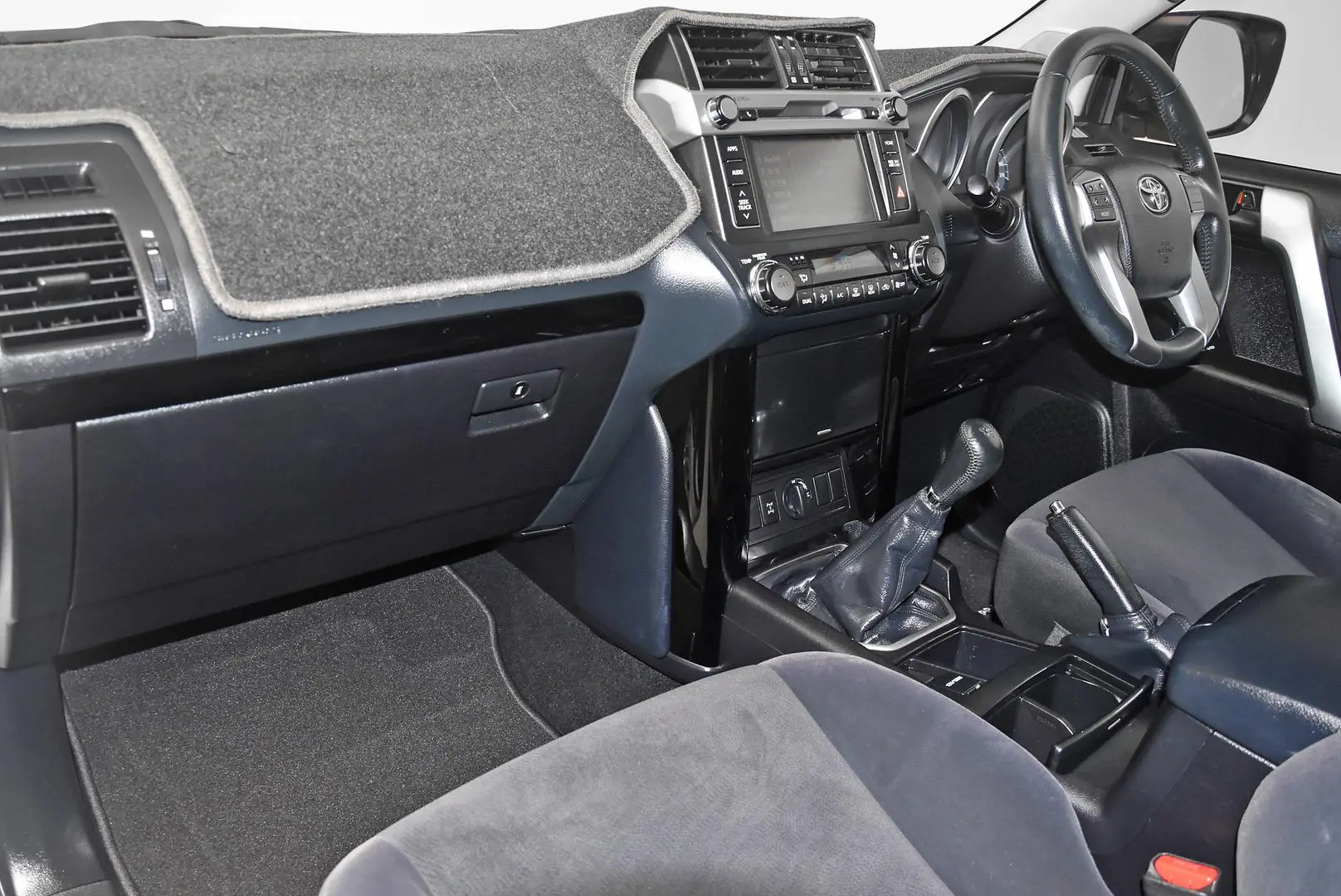 2016 Toyota Landcruiser Prado Gallery Image 15