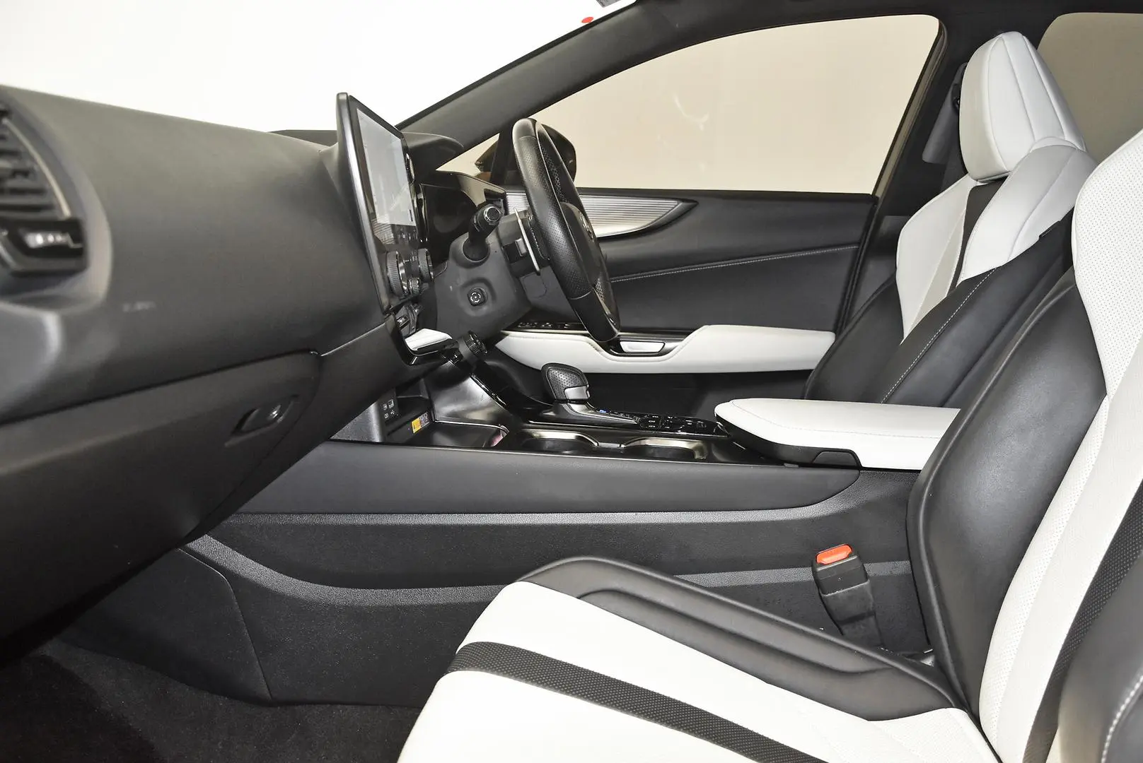 2023 Lexus NX Gallery Image 17