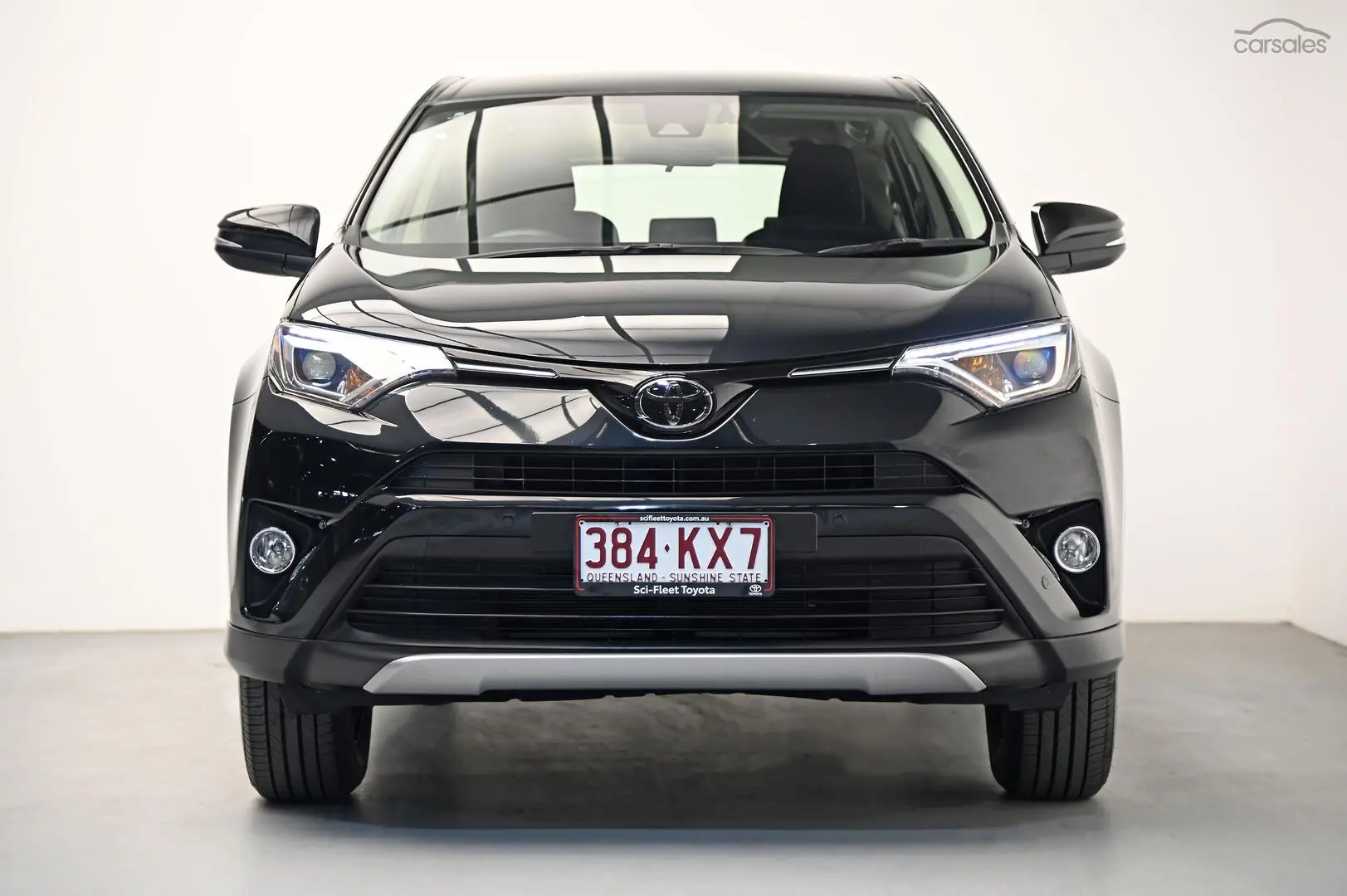 2018 Toyota RAV4 Image 2