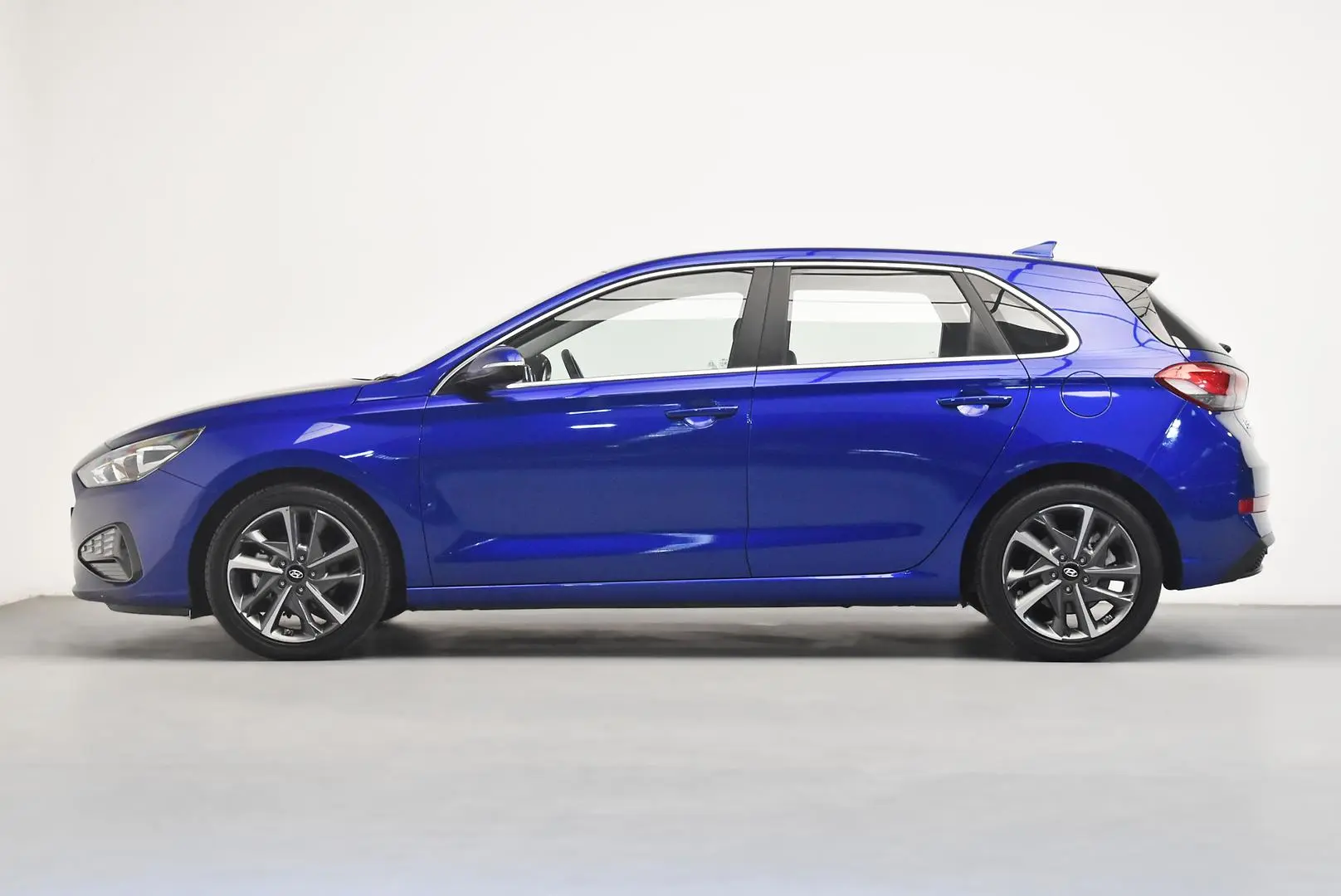 2021 Hyundai i30 Gallery Image 4