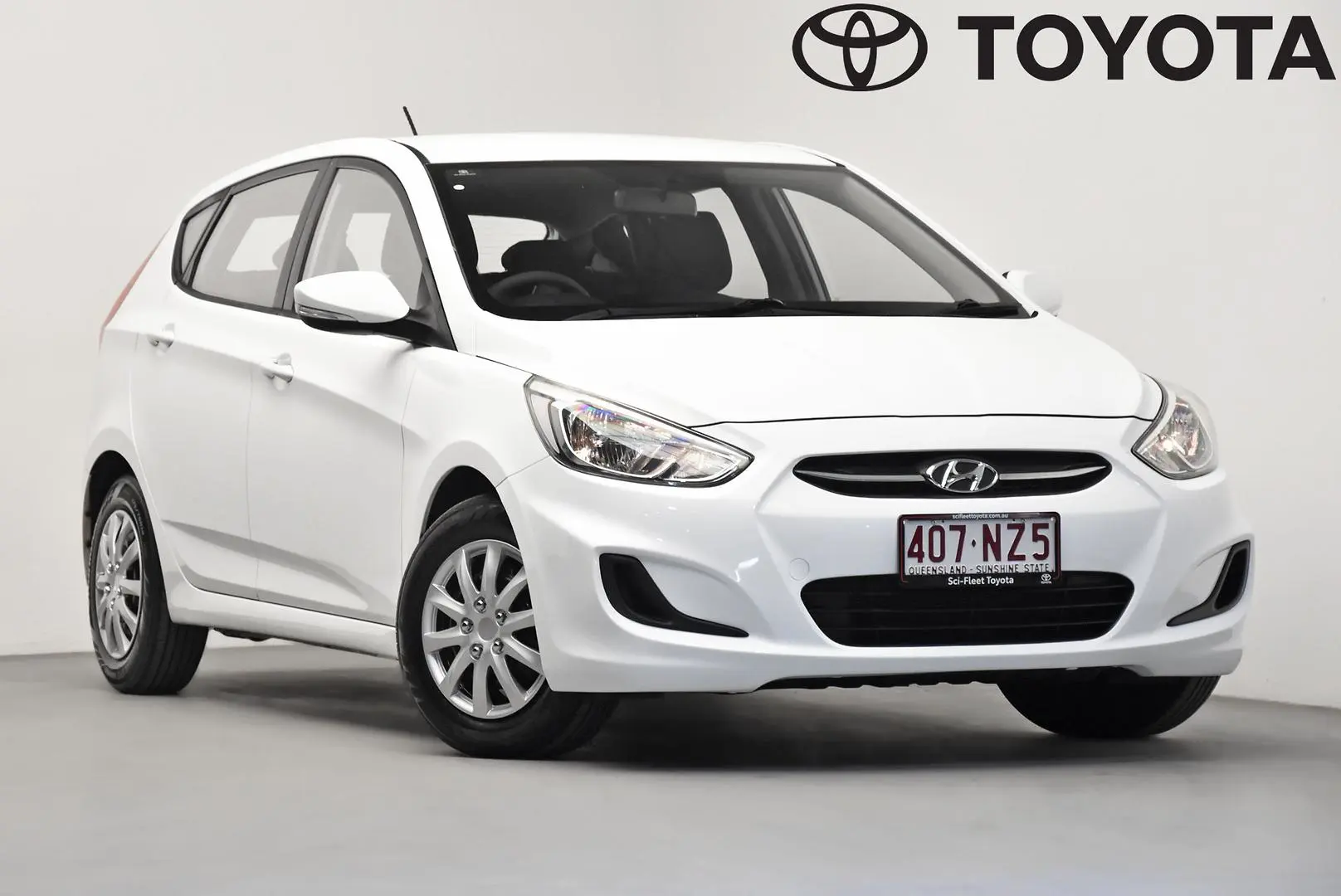 2016 Hyundai Accent Gallery Image 1