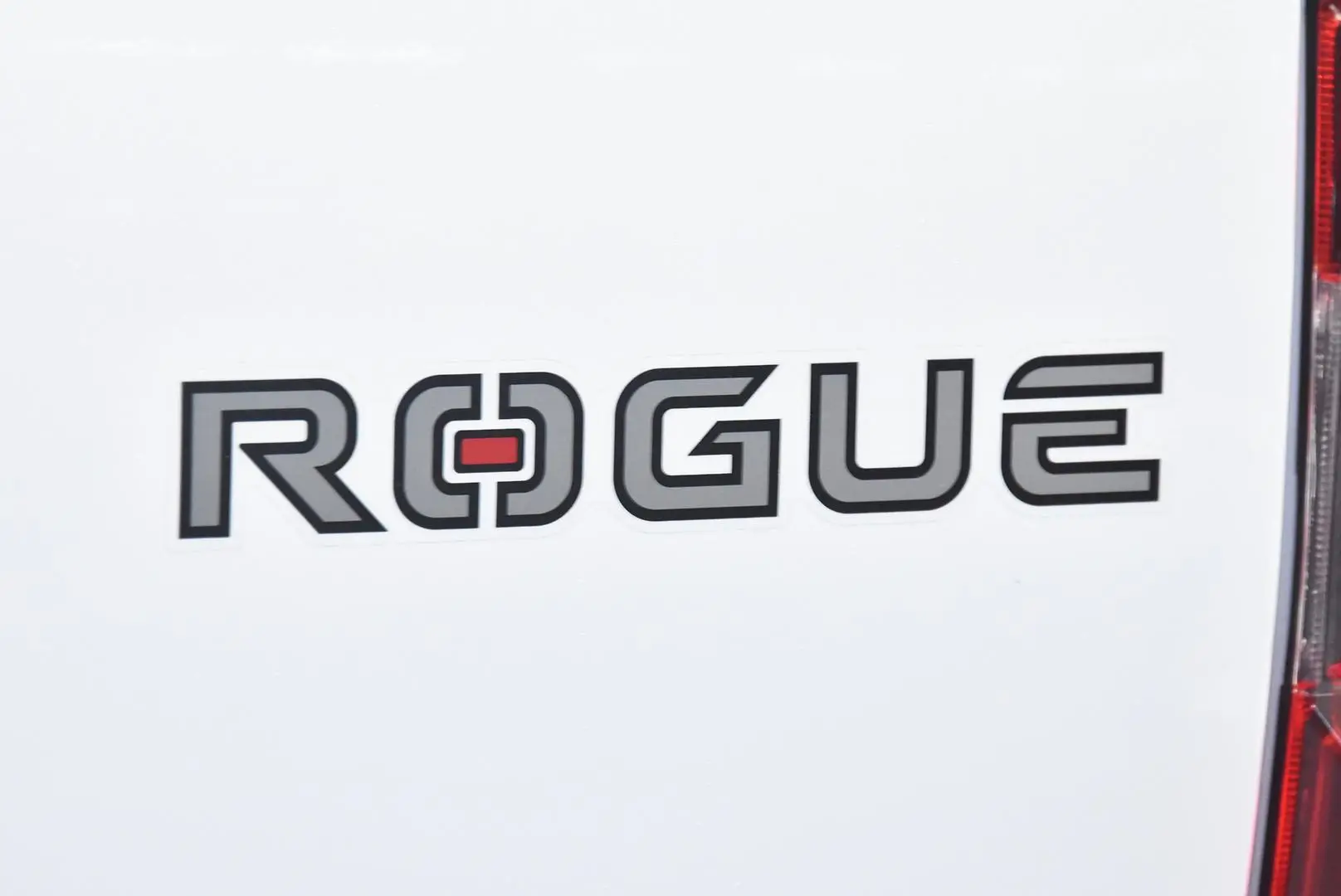 2025 Toyota Hilux Gallery Image 7