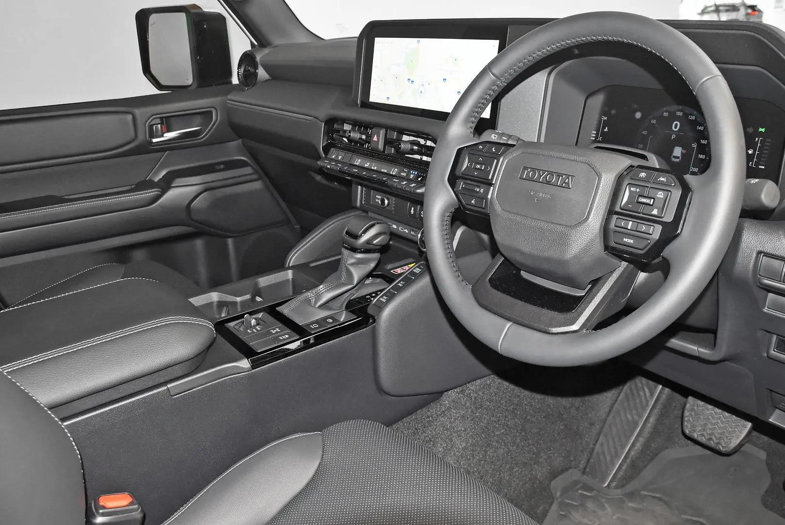 2025 Toyota Landcruiser Prado Gallery Image 8