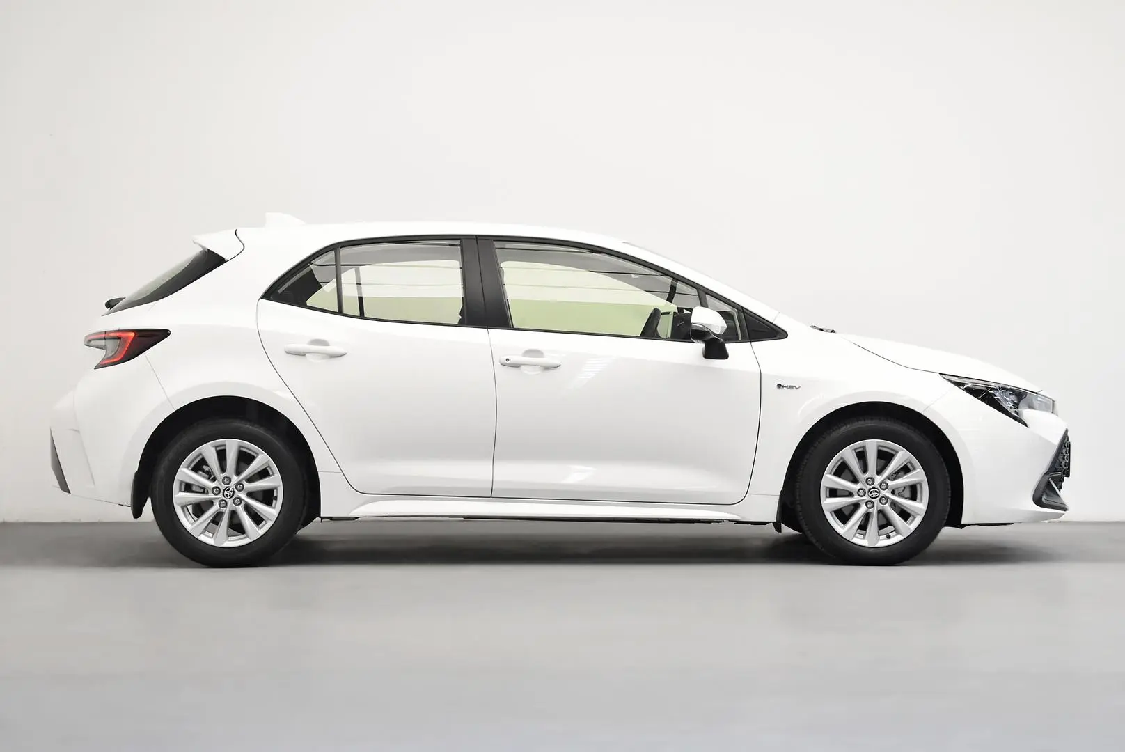 2025 Toyota Corolla Gallery Image 3