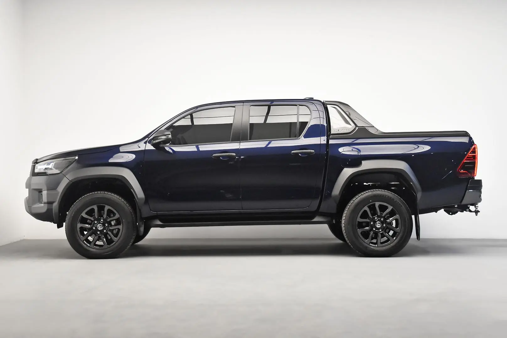 2025 Toyota Hilux Gallery Image 4