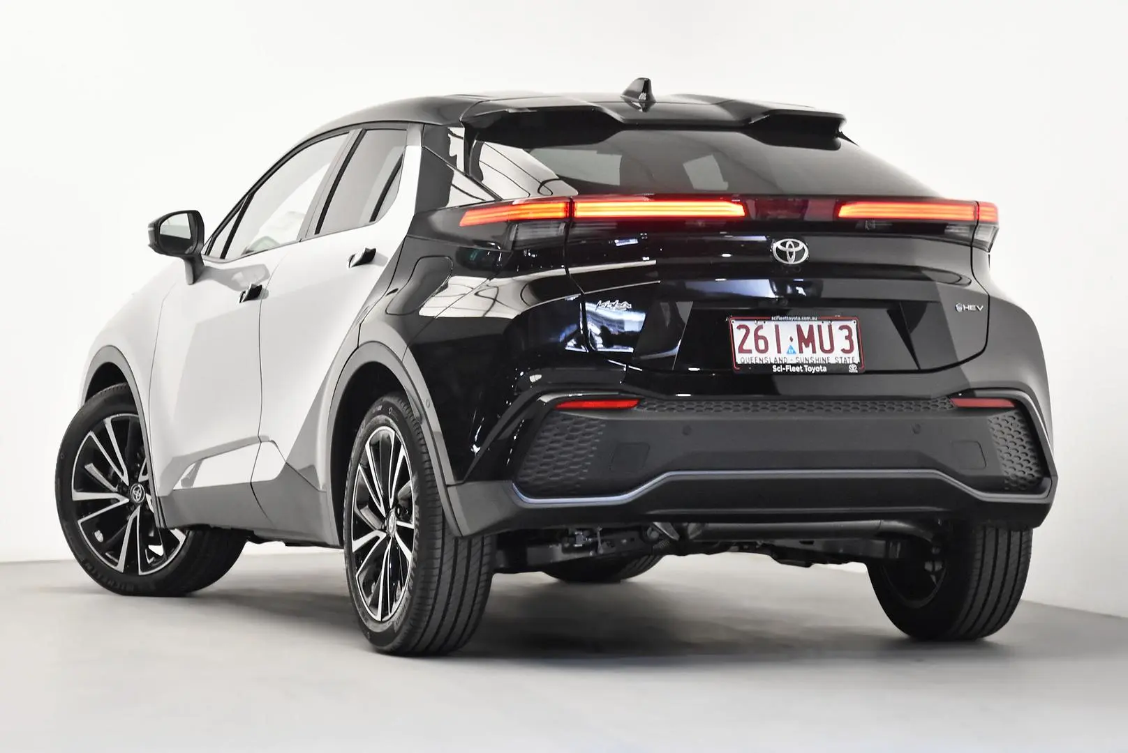 2025 Toyota C-HR Gallery Image 5