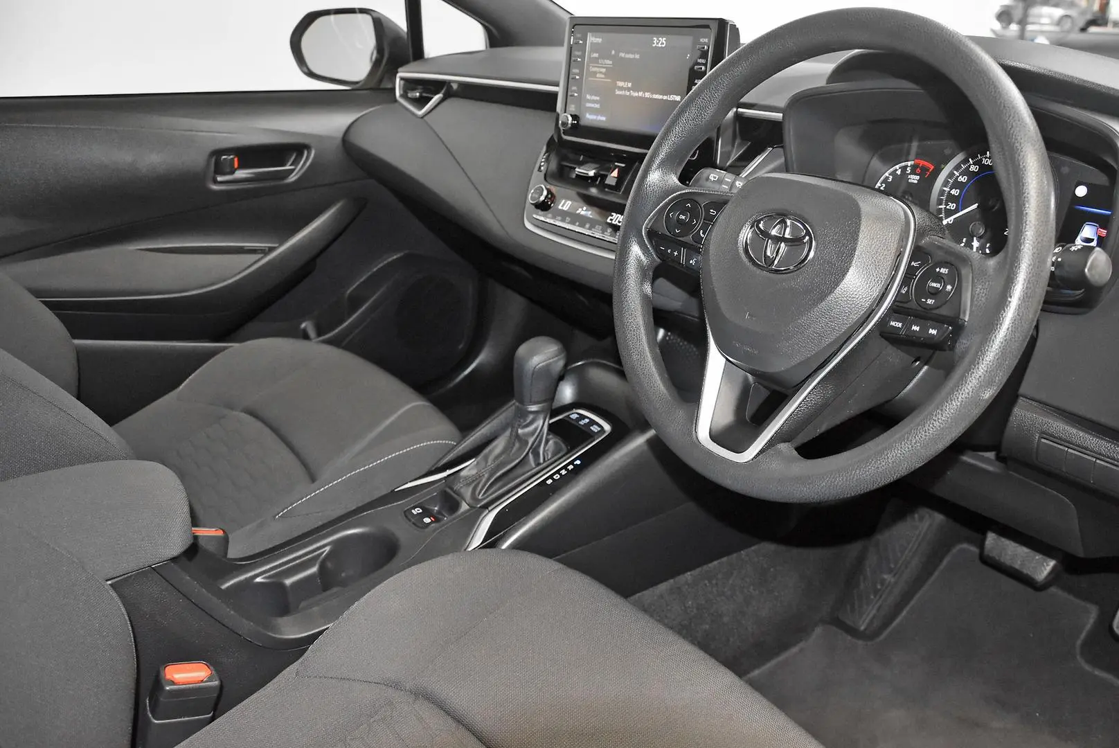 2022 Toyota Corolla Gallery Image 9