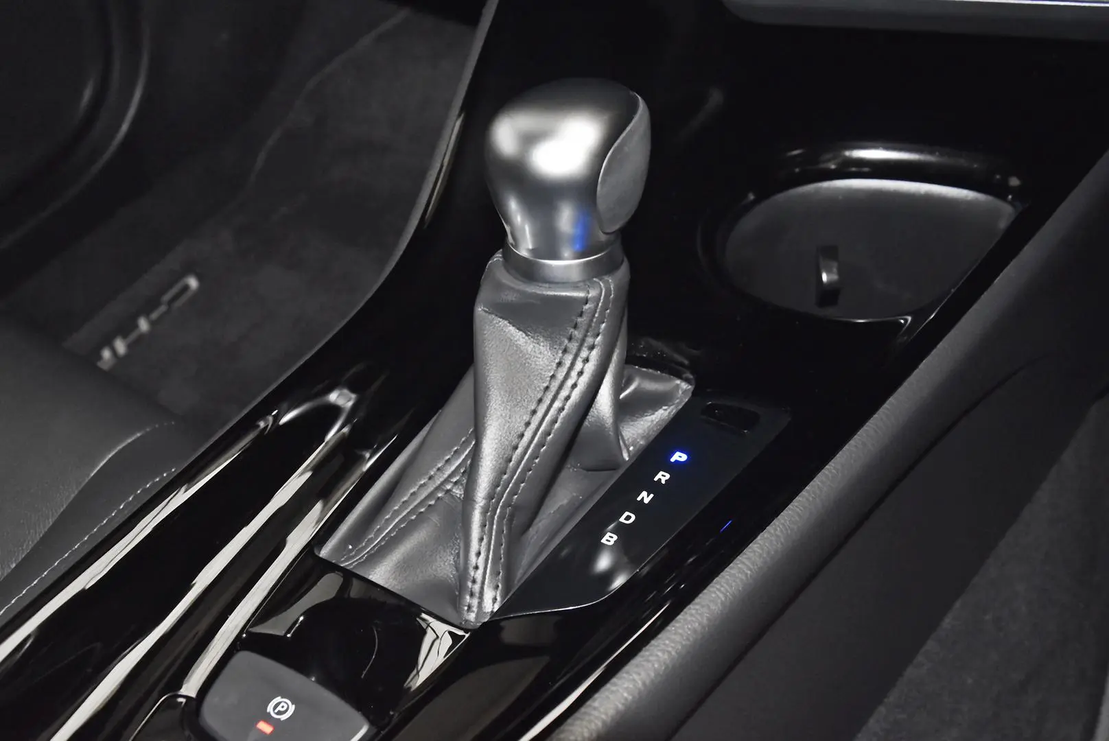 2023 Toyota C-HR Gallery Image 14