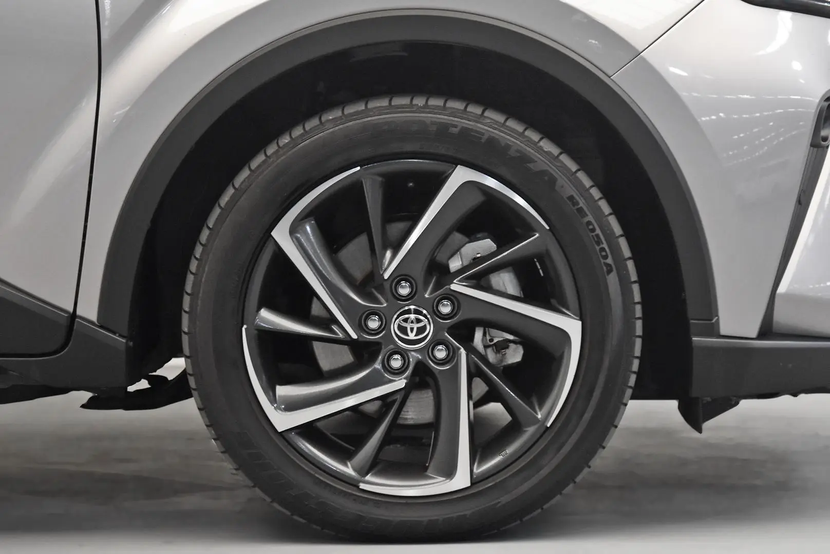 2023 Toyota C-HR Gallery Image 23