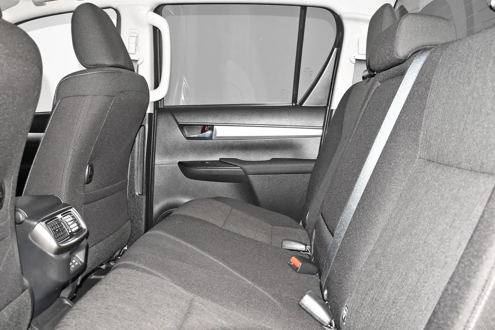 2025 Toyota Hilux Gallery Image 19