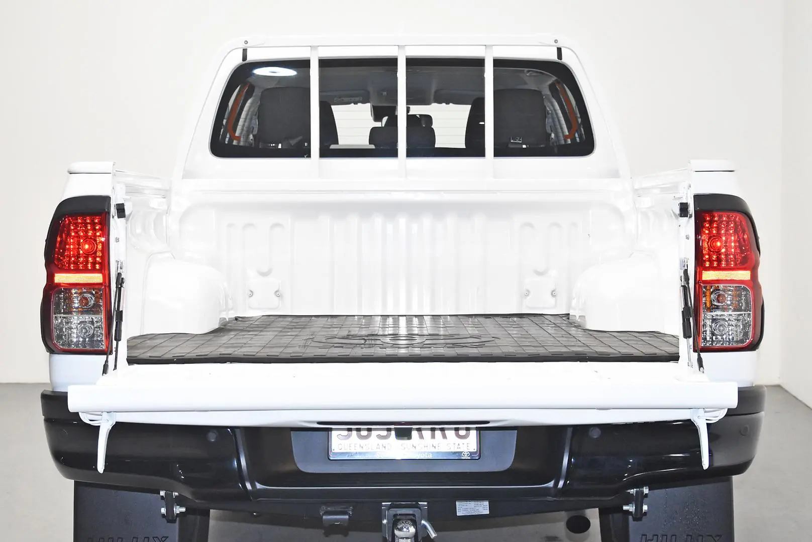 2024 Toyota Hilux Gallery Image 21