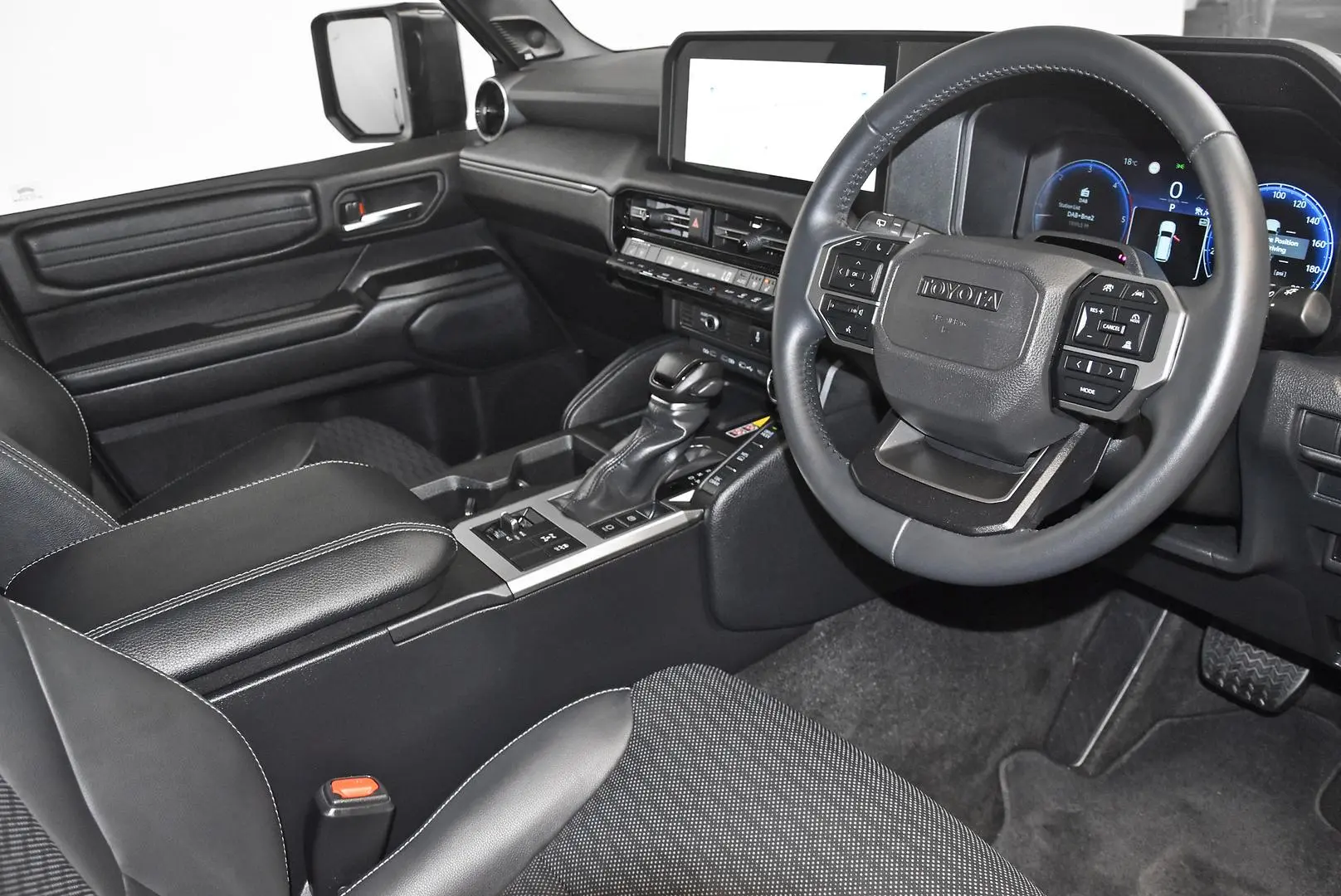 2024 Toyota Landcruiser Prado Gallery Image 7