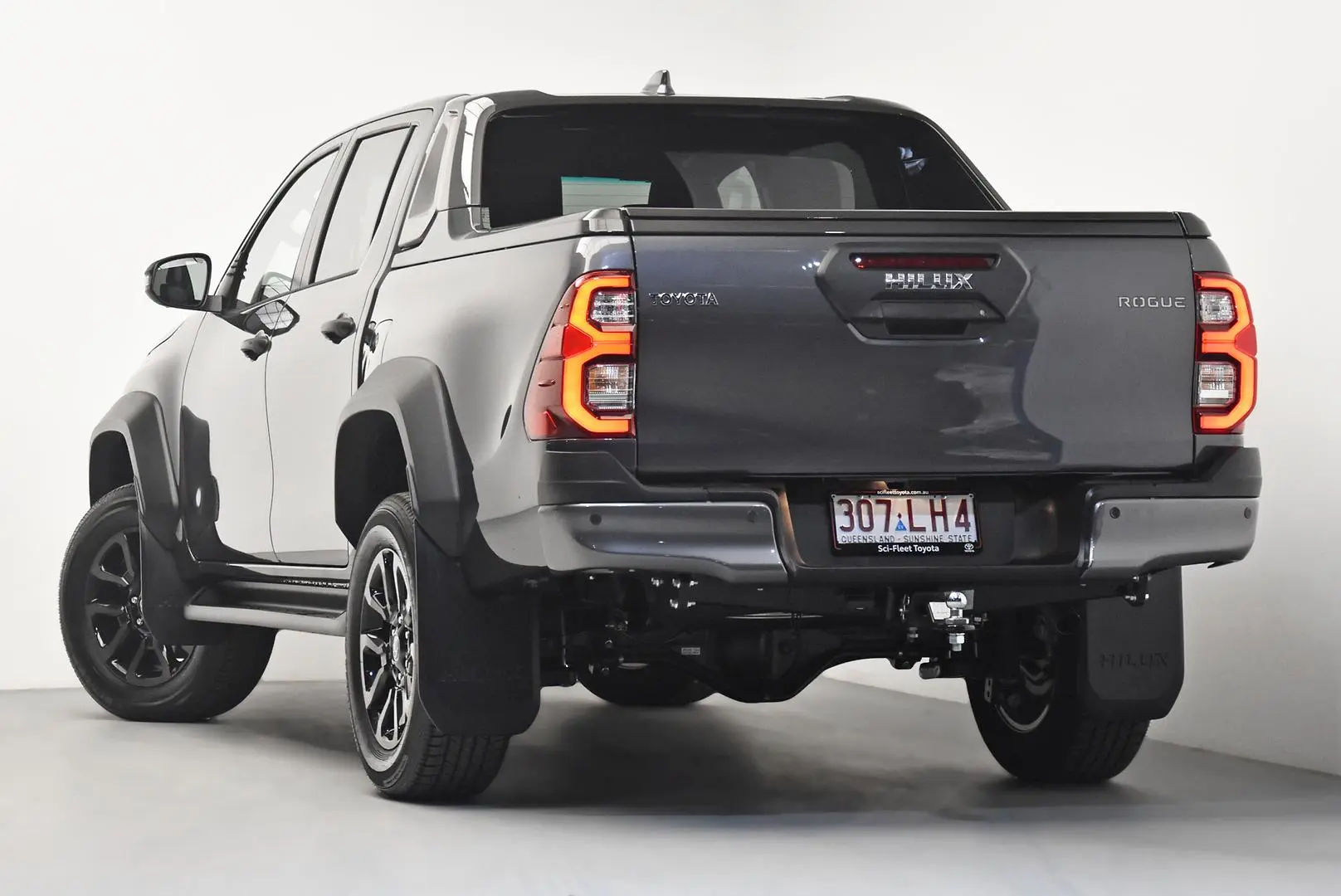 2024 Toyota Hilux Gallery Image 5