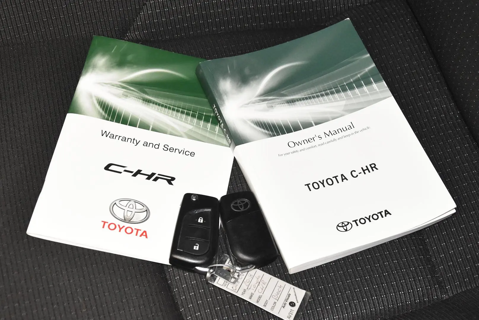 2018 Toyota C-HR Gallery Image 19