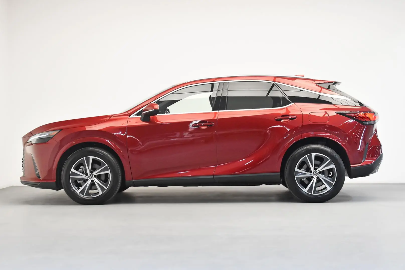 2023 Lexus RX Gallery Image 4