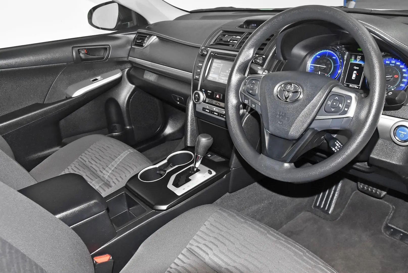 2017 Toyota Camry Gallery Image 9