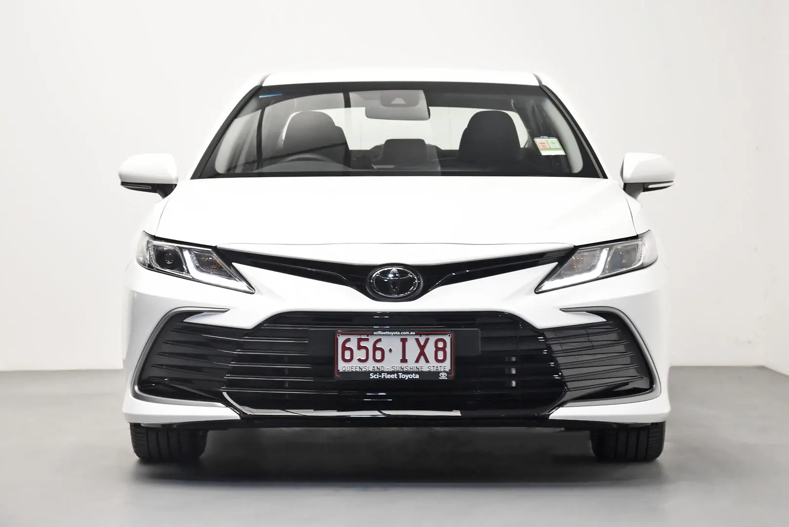 2024 Toyota Camry Gallery Image 2