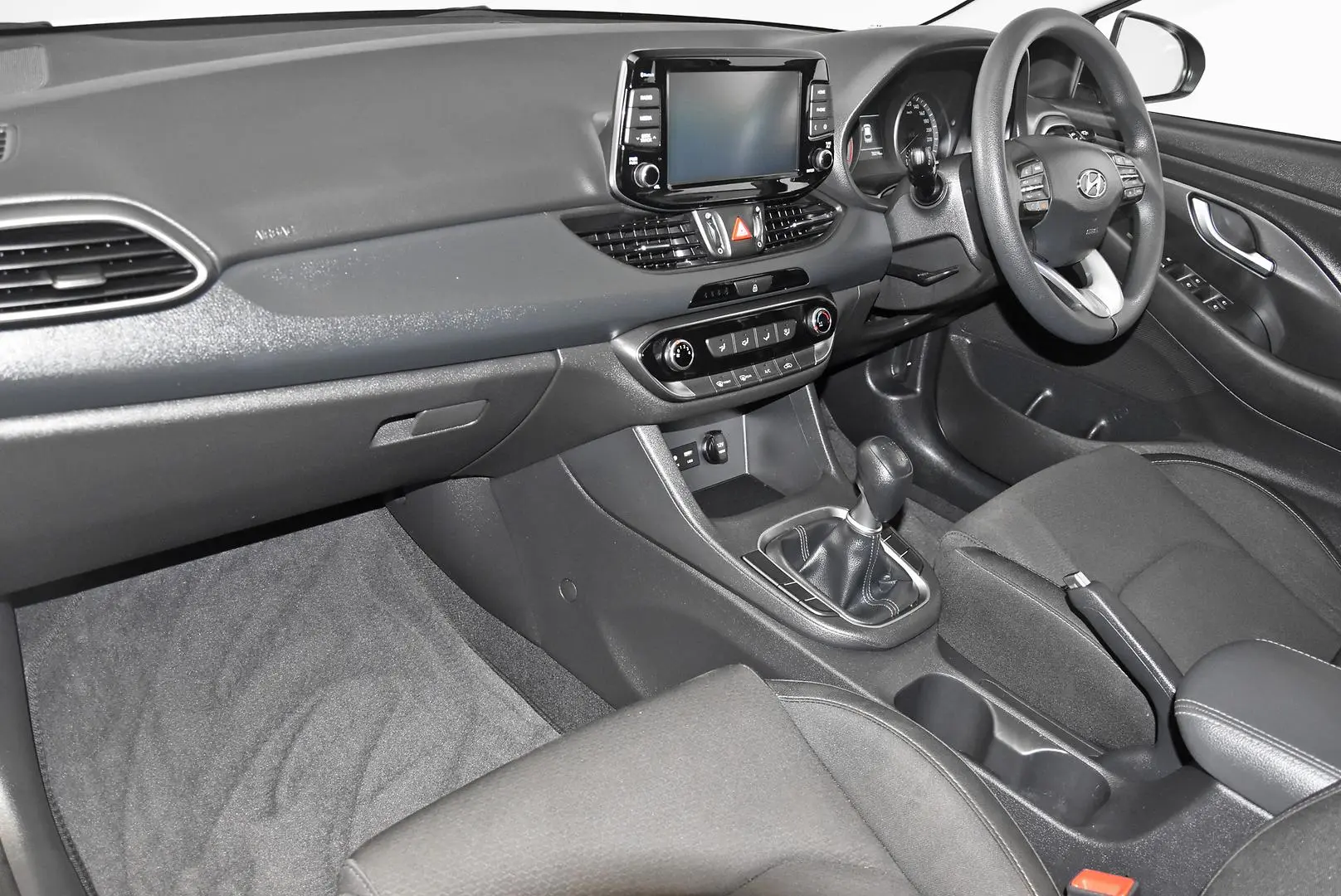 2017 Hyundai i30 Gallery Image 16