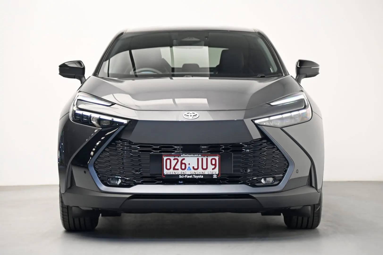 2023 Toyota C-Hr Gallery Image 2