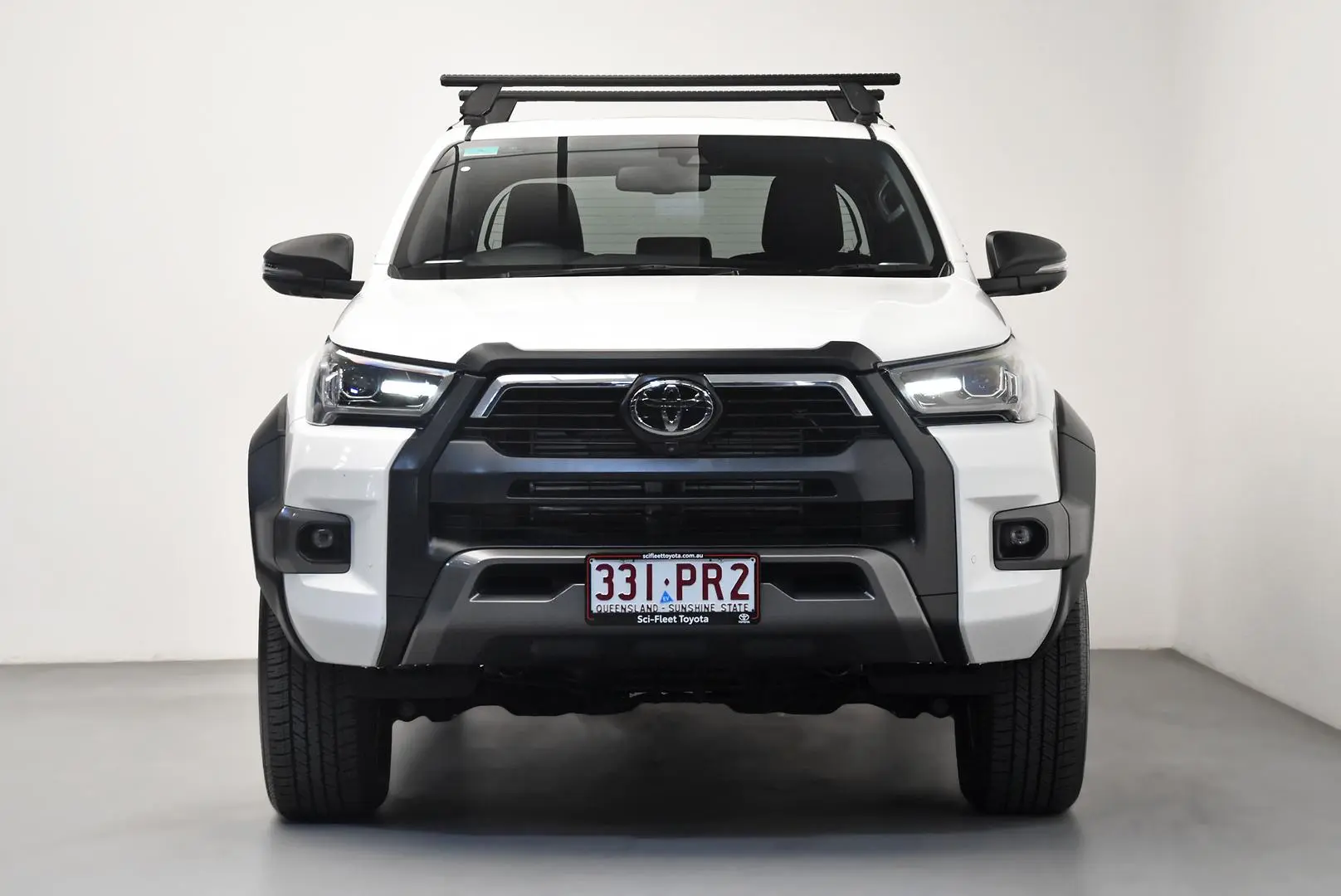 2025 Toyota Hilux Gallery Image 2
