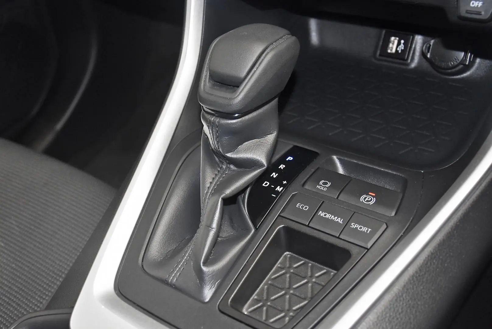 2024 Toyota RAV4 Gallery Image 13