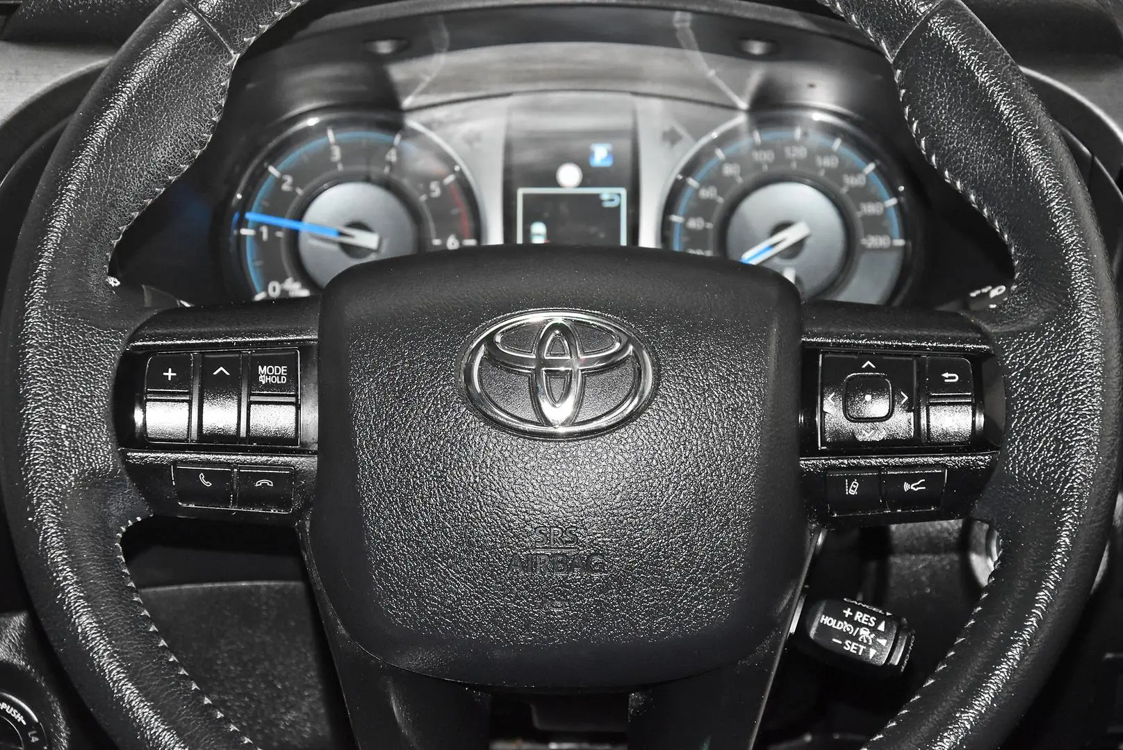 2022 Toyota Hilux Gallery Image 15