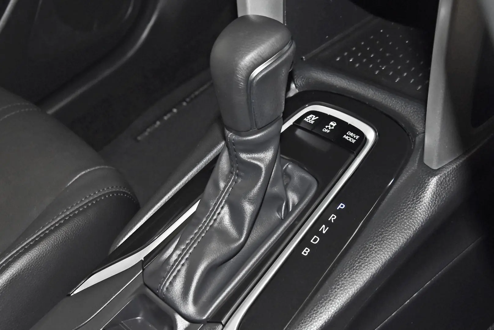 2025 Toyota Corolla Cross Gallery Image 14