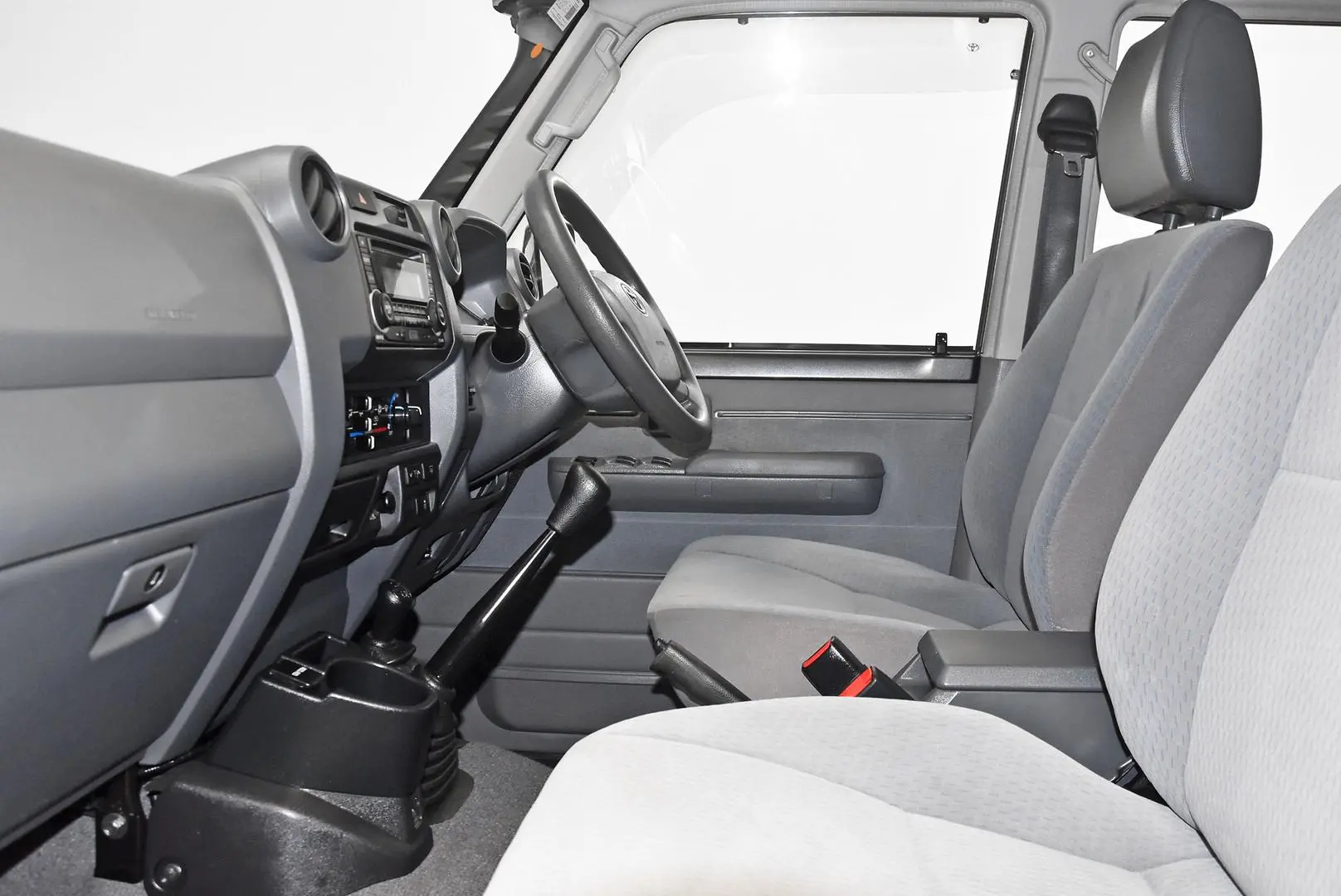 2016 Toyota Landcruiser Gallery Image 16