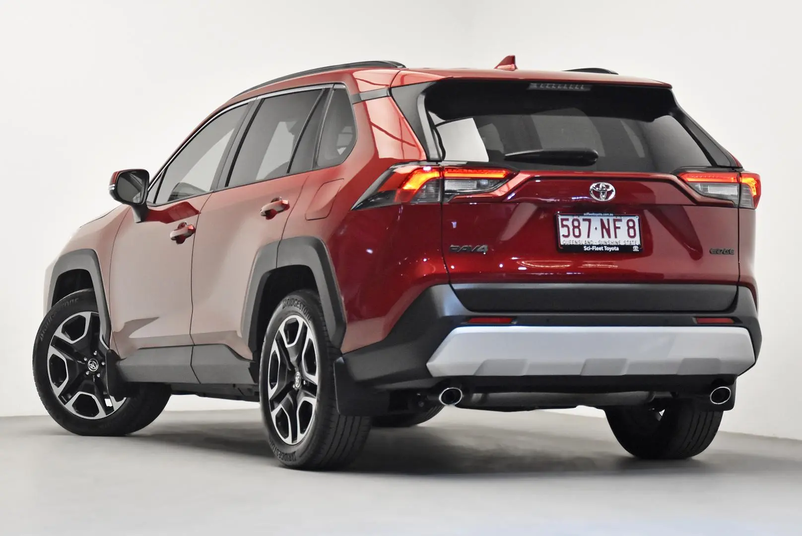 2020 Toyota RAV4 Gallery Image 5