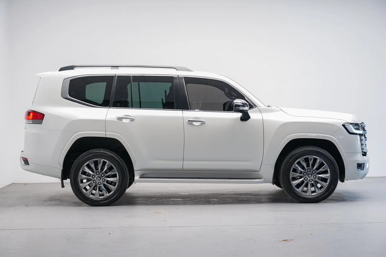 2024 Toyota Landcruiser Gallery Image 3